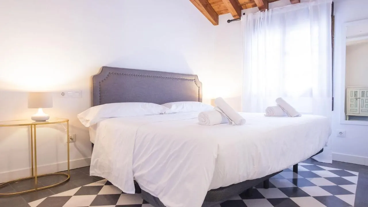 Virgen Blanca - Apartamentos Aloha Toledo Spain