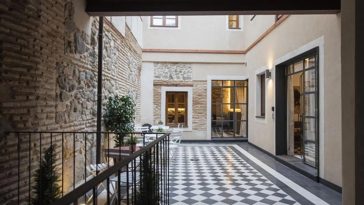 Virgen Blanca - Apartamentos Aloha Toledo Apartment